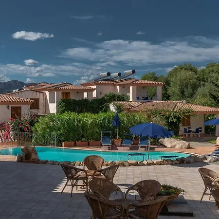 Lägenhet Stunning Bouganvillage 2 Bedroom Sleeps 6 Child Tanaunella